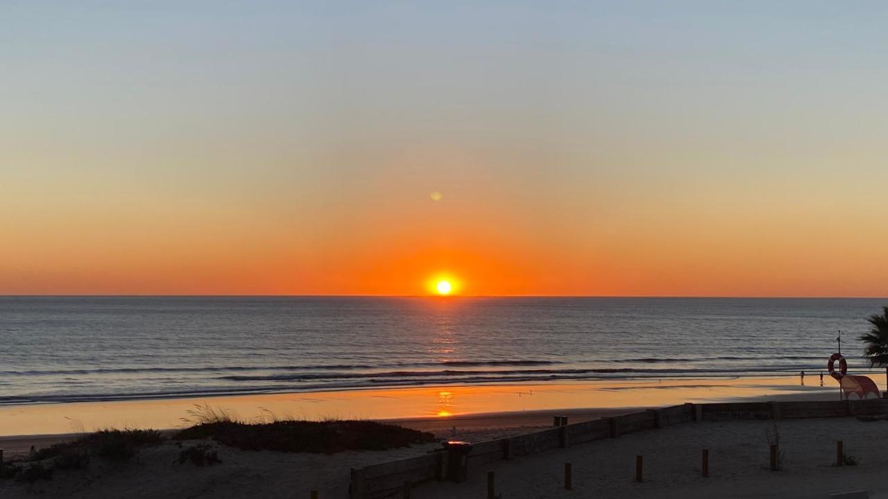 Rock'S Beach Spot Front Costa da Caparica Bagian luar foto